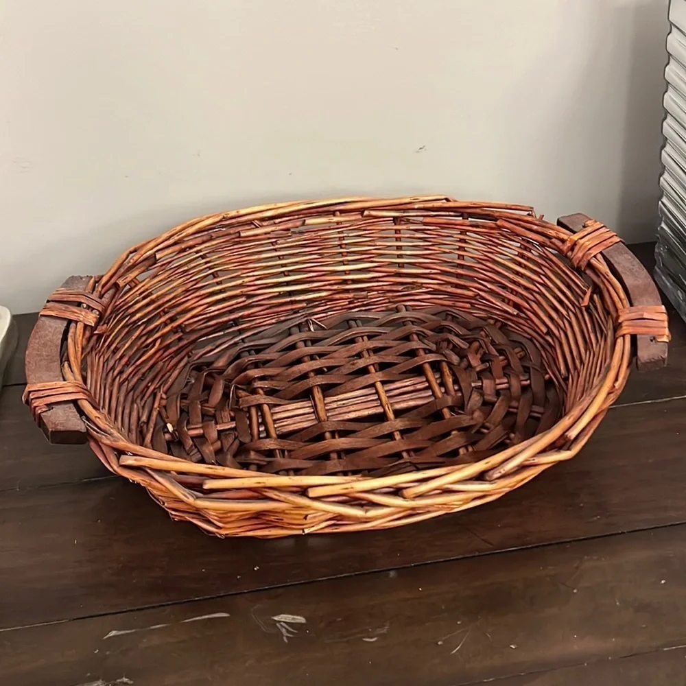 Decorative basket